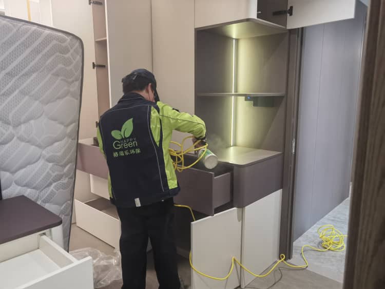 武汉车主愁!老车怪味越散越重?这样除才管用